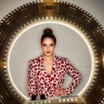 Zareen Khan Instagram - 📸 - @ronitasharmarekhi #TimesFoodAndNightlifeAwards2019 #ZareenKhan