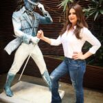 Zareen Khan Instagram - 🎭 Shirt - @marksandspencer @marksandspencerindia Jeans - @zara @zaraindiaofficial HMU - @tush_91 Styled - @trishadjani Everything put into place by my superwoman @ronitasharmarekhi #Basics #Classic #Denim #OOTD #ZareenKhan