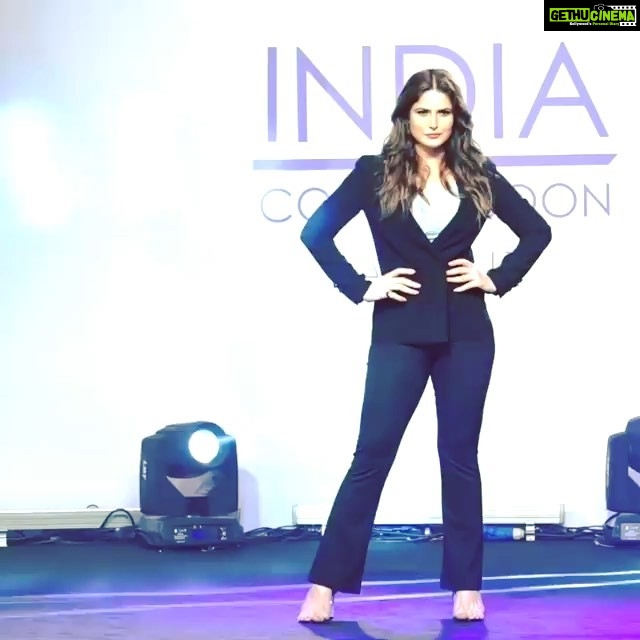 Zareen Khan Instagram - Supporting and Celebrating Plus Size ❤️ #Parfait #ParfaitInIndia #CelebratingWomanhood #LoveYourself #SayNoToBodyShaming #FromAFormerPlusSizeGirl #ZareenKhan Video Courtesy - @viralbhayani