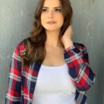 Zareen Khan Instagram - Hair & Makeup on point ! Thank u @rishabskhanna 💙 #Checks #Casuals #Denims #OOTD #ZareenKhan