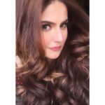 Zareen Khan Instagram - 🧚🏻‍♀️ #BigHairDontCare #ZareenKhan