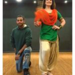Zareen Khan Instagram - Planned a special surprise with the amazing @melvinlouis for all of you for the auspicious occasion of Lohri ✨✨✨ Watch out this space for more .... Stay tuned ! Zareen Khan X Melvin Louis 💁🏻‍♀️ #ZareenKhanXMelvinLouis #Lohri #LohriSpecial #Lohri2019 #Punjab #Dance #ZareenKhan