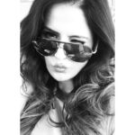 Zareen Khan Instagram –