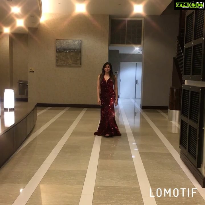 Zareen Khan Instagram - Hello 2019 ♥️✨ #WalkingIntoTheNewYearLike #HappyNewYear #Love #Luck #Happiness #ZareenKhan Thank u @archanakochharofficial for this bomb gown 💃🏼