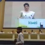 Zareen Khan Instagram - Feeling overwhelmed on receiving the honour of HINDI CINEMA GAURAV at the HINDI CINEMA SAMMAN SAMAROH held at the VIGYAN BHAWAN in Delhi. #11thGlobalFilmFestival2018 #HindiCinemaSammanSamaroh #HindiCinemaGaurav #VigyanBhawan #Delhi #ZareenKhan #Blessed #Gratitude