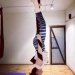 Zareen Khan Instagram – 🧘🏻‍♀️

#Yoga #Inversions @ravindra.rawat_  #ZareenKhan