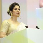 Zareen Khan Instagram - Feeling overwhelmed on receiving the honour of HINDI CINEMA GAURAV at the HINDI CINEMA SAMMAN SAMAROH held at the VIGYAN BHAWAN in Delhi. Spl. Thanks to @rhythmdatta from #DearcEntertainment #11thGlobalFilmFestival2018 #HindiCinemaSammanSamaroh #HindiCinemaGaurav #VigyanBhawan #Delhi #ZareenKhan #Blessed #Gratitude