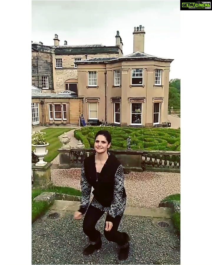 Zareen Khan Instagram - 5 million ... Woohooo 🎉 Thank you my insta fam for all the love ... Keep it coming ! 💓 #5M #InstaFam #Gratitude #Blessed #ZareenKhan