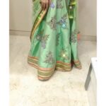 Zareen Khan Instagram – Wearing this gorgeous ghagra choli by @archanakochharofficial for #PoornaPatelWedding 
Make up – @ajayshelarmakeupartist 
Hair – @bosebabita 
Video courtesy – My lil sister #SanaKhan 
#Lategran #Pastels #ZareenKhan