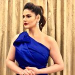 Zareen Khan Instagram - 💙 Wanna see more pics of this look ? Visit THE ZAREEN KHAN app for more pics. iOS users - download from LINK IN BIO. Android users - download from GOOGLE PLAYSTORE. #DownloadNow #ZareenKhan