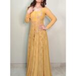 Zareen Khan Instagram - For the trailer launch of #UdneDo Outfit - @dollyjstudio Jewellery - @jewelsaga.jaipur Make up - @makeupbyreshmerchant Hair - @bosebabita Styled - @trishadjani #UdneDo #ZareenKhan