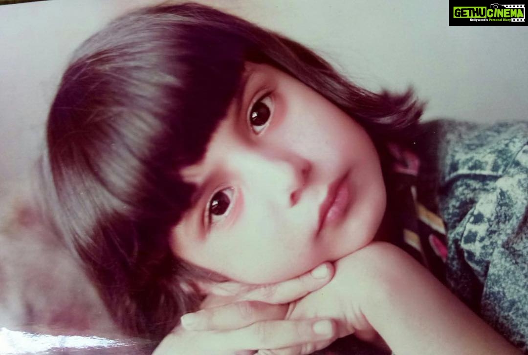 Zareen Khan Instagram - Once upon a time , I was sweet & innocent. And thn shit happened ! 😄 #SimplerTimes #MajorThrowBack #ThrowBackThursday #ZareenKhan
