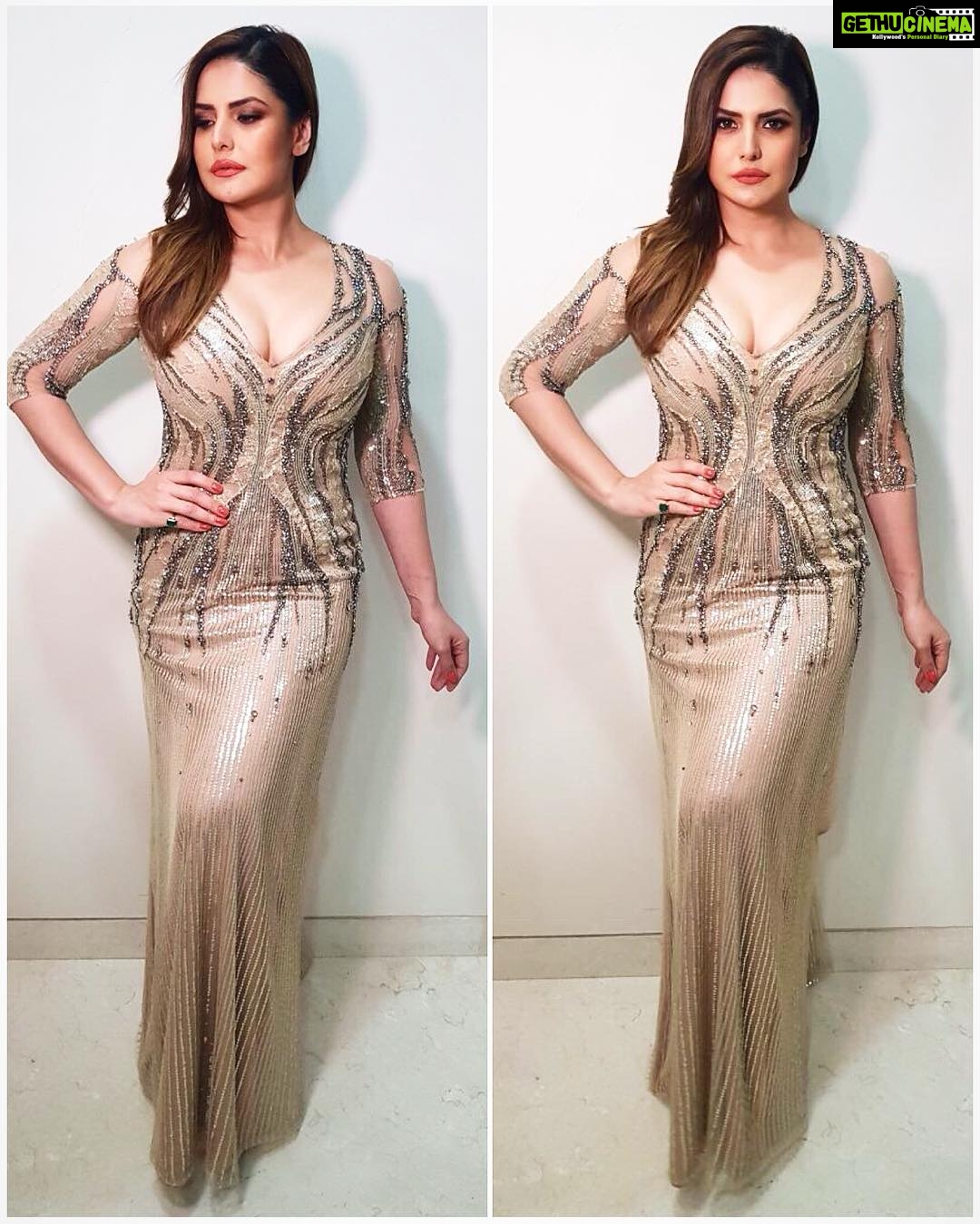 Zareen Khan - 275.6K Likes - Wearing this gorgeous gown by @houseofeda for #NykaaFeminaBeautyAwards2018 ✨
Styled by @trishadjani
Hair & Make-up by @harryrajput64
#AboutLastNight #GoldenGirl #NFBA2018 #ZareenKhan