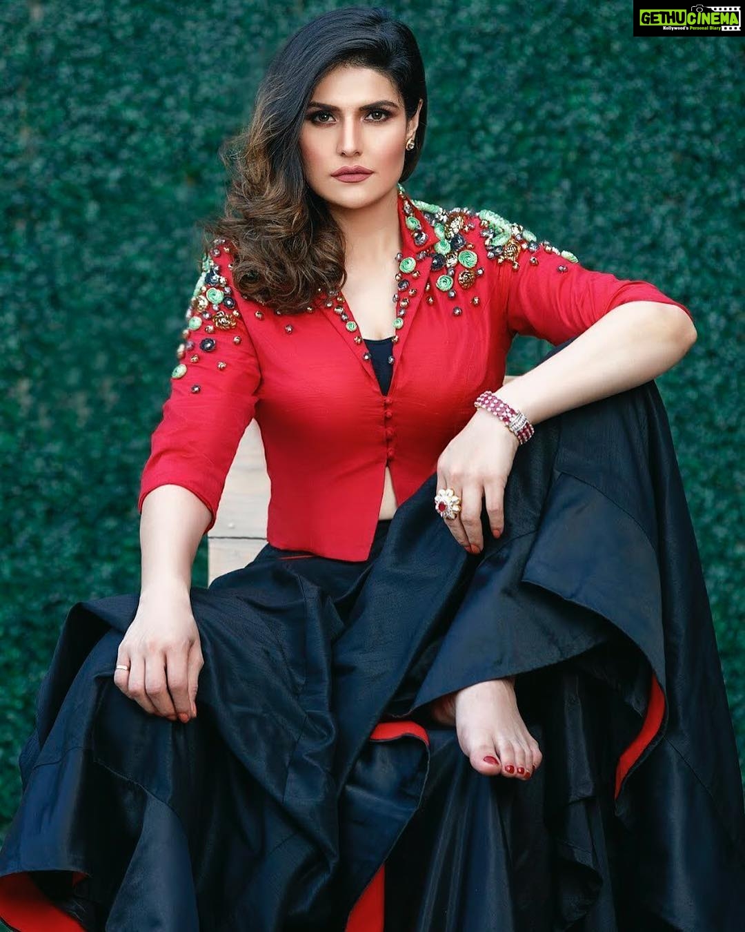 Zareen Khan Instagram - Here’s the 3rd & final look for Fitlook Magazine’s October Issue 👑 Styled by @karnikabudhiraja Wearing @shalumalhotra_label Makeup & Hair by @anubhadawar @geetanjalisalon Jewellery by @mallikaempire #BossLady @fitlookmagazine #OctoberIssue