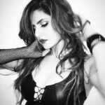 Zareen Khan Instagram - KIND HEART ♥️ FIERCE MIND 👑 BRAVE SPIRIT🔥 #Mood #StrongIsBeautiful #TbT