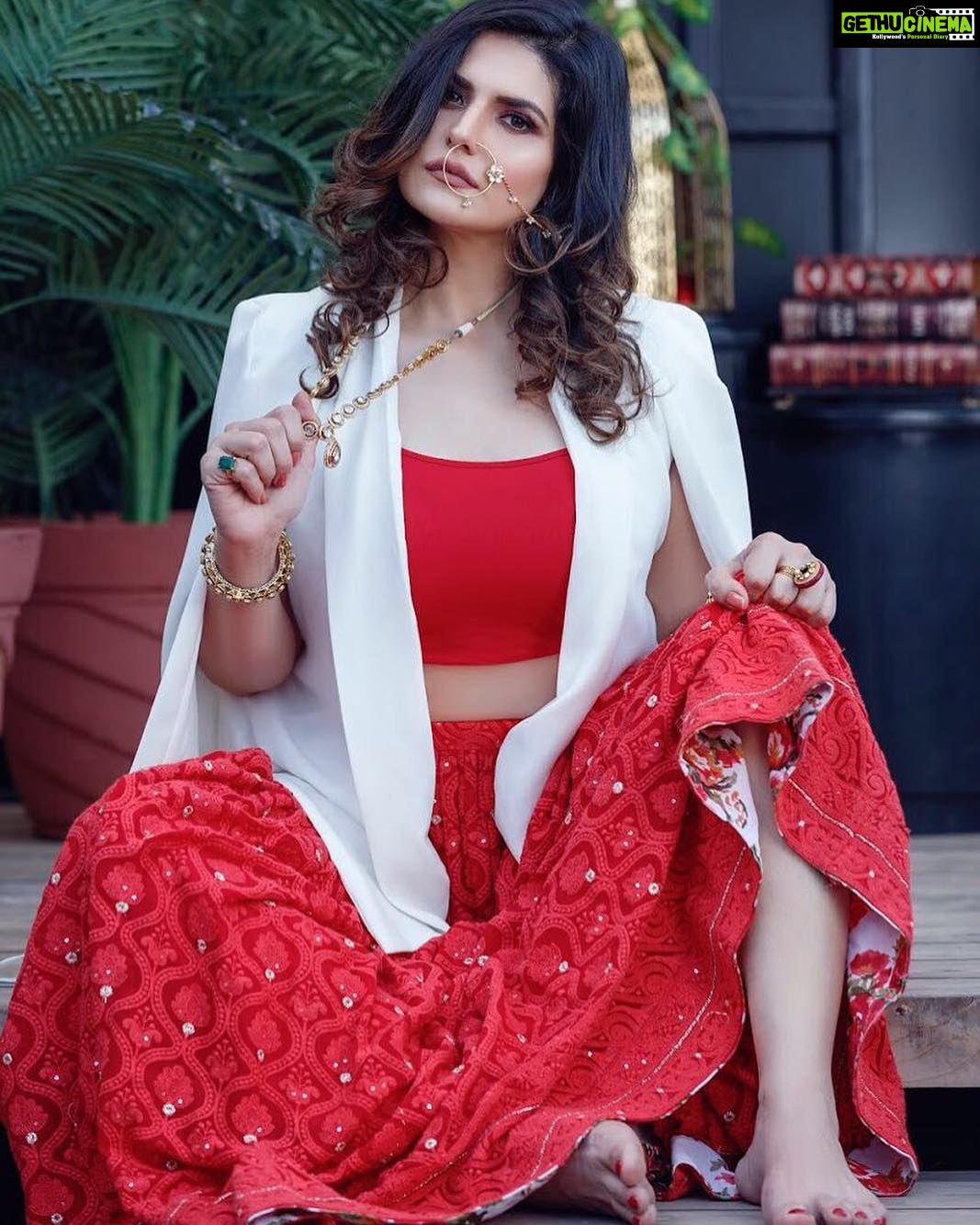 Zareen Khan Instagram - HAPPY DIWALI TO ALL ✨✨✨ Here’s another look from my shoot for Fitlook magazine’s October issue. ♥️ @fitlookmagazine #OctoberIssue Styled by @karnikabudhiraja Ensemble - @ujalaazadofficial Makeup & Hair - @anubhadawa & @geetanjalisalon Jewellery - @mallikaempire Photographer - @nitinaroraphotography Location Partner - @bigboyzlounge #HappyDiwali #Celebrations #Love #Light #FitLookMagazine #OctoberIssue