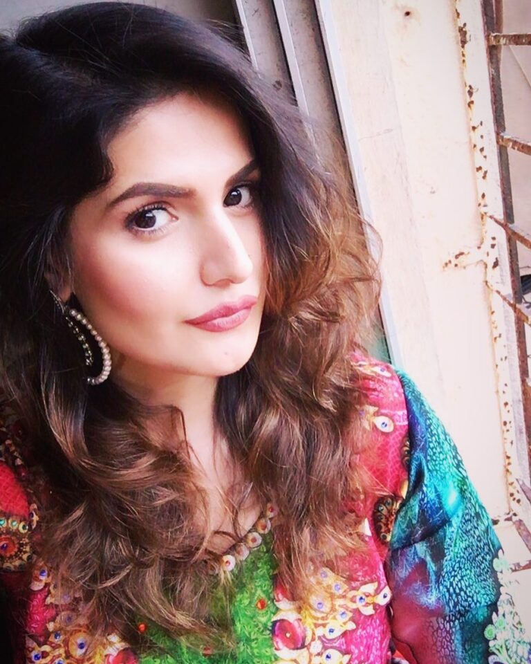 Zareen Khan Instagram - Eid Mubarak to All ✨✨✨ #EidMubarak #StayBlessed