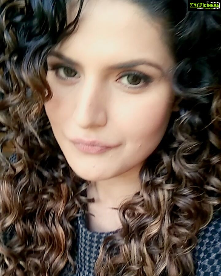 Zareen Khan Instagram - Can u guess it ? @rodegautam @ashukla09 @anton_mads @chiragnb @mithoon11