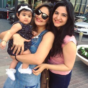 Zareen Khan Instagram - Happiestttttt Birthdayyyyy to my Jaaneman @yasmine_cp 💋🤗💃🏼 First u were jus my girl crush but now after seeing your superwoman side since u've become a mother, I'm simply in love with u. ❤️ God bless u always 👼🏻✨ #HappyBirthdayMyYasu #SheMakesTheWorldSeemLikeABetterPlace #MyBestFriendIsTheLuckiestToHaveHer #HumaariBiwi #LoveAlways