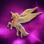 Zareen Khan Instagram – Thank u @chatchouxx for this beautiful gift 🤗😘
I absolutely loveeeeeee it ❤️
#UnexpectedGiftsLikeThese #UnicornLoving #UnicornGotAUnicorn 🦄