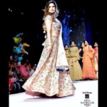 Zareen Khan Instagram - 👑 #Repost @nishant_nitz ・・・ @zareenkhan #indiashowcaseweek2017 @karishmadeepasondhi41 #pcjisw17 #fashion #fashionweek #fashiongram #fashionblogger #fashionphotography #bollywood #showstopper #ethnic #canon #share #likeall #share #nitzphotography #dmforcollabs #dmforshoots #bookus @nitz_photography_official @nishant_nitz