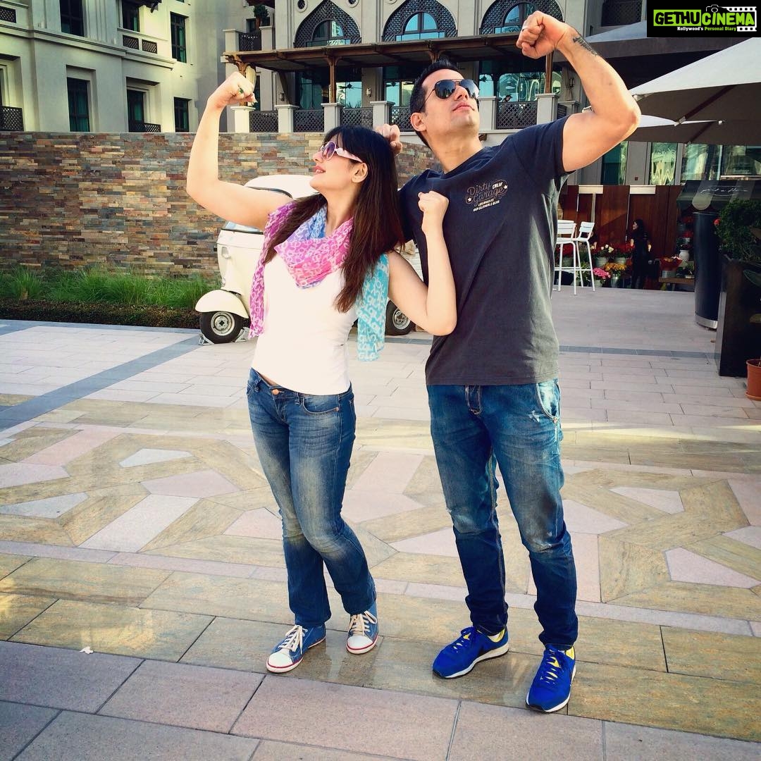Zareen Khan Instagram - My Sardar Strongest 💪🏻🤗 #GetWellSoon #BFF #AlwaysAndForever #MissYouLoads #DubaiCalling #TravelWithZareen #TbT ❤️
