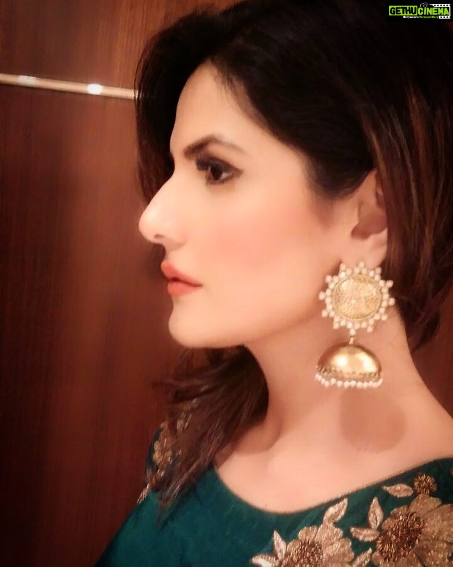 Zareen Khan Instagram - In love with these gorgeous jhumkas from @shillpapuriidesignerjewellery ✨✨✨ Styled by : @instagladucame