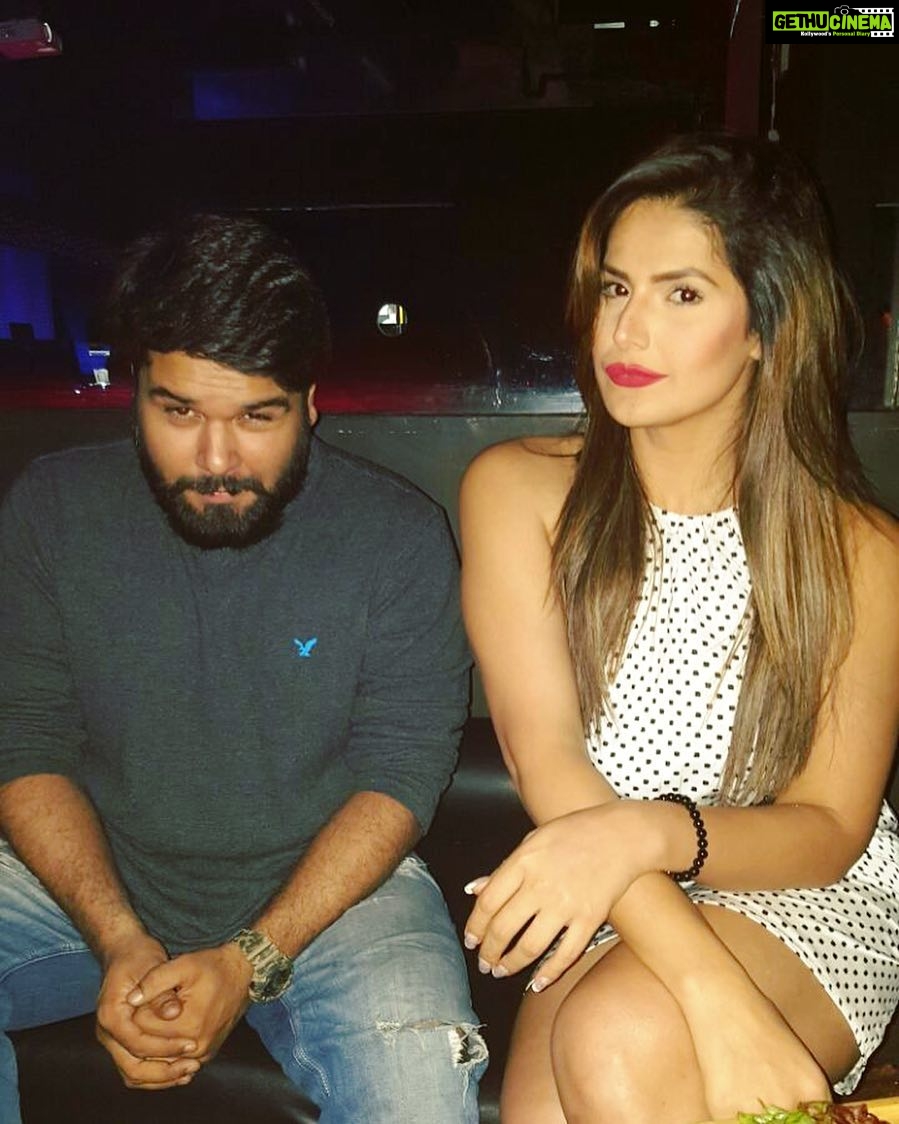 Zareen Khan Instagram - Happy Bday Dost @navneets69 !π€ May God bless u always πΌπ»π« #MostLovedDushman #StillWaitingForYourBdayTreatSinceForever #Besharam #RabDikha ? π