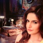 Zareen Khan Instagram - She lives Life in her own little FairyTale 👑🦄💫 #Golden #PrincessDiaries #Palace #Poland #Travelogue #WanderLust #TravelWithZareen #TbT
