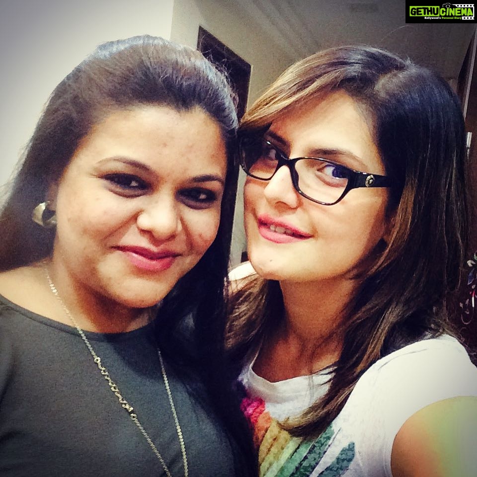 Zareen Khan Instagram - Happiest bday my love @seimeenkhan ❤ Thank u for always being there 🤗 May God bless u always ✨✨✨ Love u loads 😘 #SoulSister #WhatWudIDoWithoutU #FriendsLikeFamily