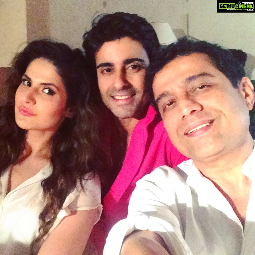 Zareen Khan Instagram - On shoot shenanigans with my favs @shaahidamir @rodegautam & @ashukla09 👻 #Aksar2