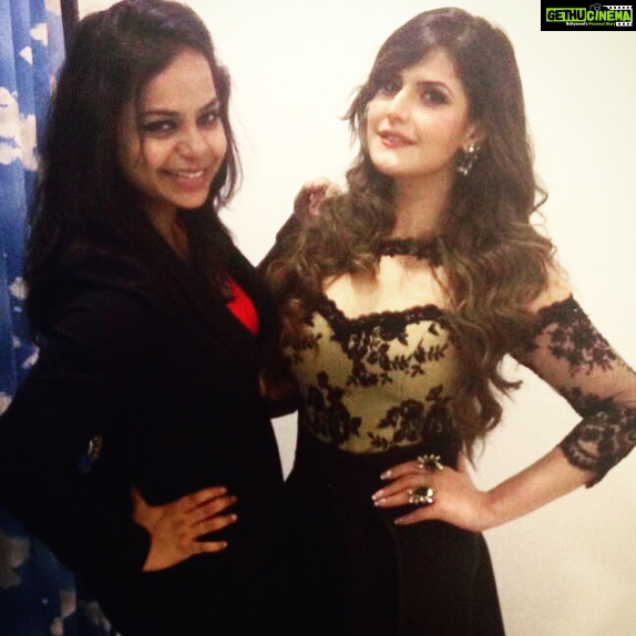 Zareen Khan Instagram - Here's to the Strong Women ! π May we know them. May we be them. May we raise them. #HappyWomensDay #MyWomaniyas #StrongWomenAreThePrettiest #Strength #Inspiration #Love #SupportSystem #ThatTiniestEditionTho #MaajhiMaitreen β€οΈ