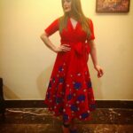 Zareen Khan Instagram - Wearing this beautiful red dress from @parul_j_maurya for an event in Nagpur Styled by @instagladucame #aboutlastnight #parulj #gucgladucame Bandra World of Storytellers