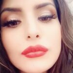 Zareen Khan Instagram - Coming soon ! 💃🏼 #MahiVe Hair & MakeUp by @shaanmu 💋 #Love #GlitterRedLips Bandra World of Storytellers