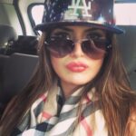 Zareen Khan Instagram - Road tripping ✨ #HappyHeart Navi mumbai vashi