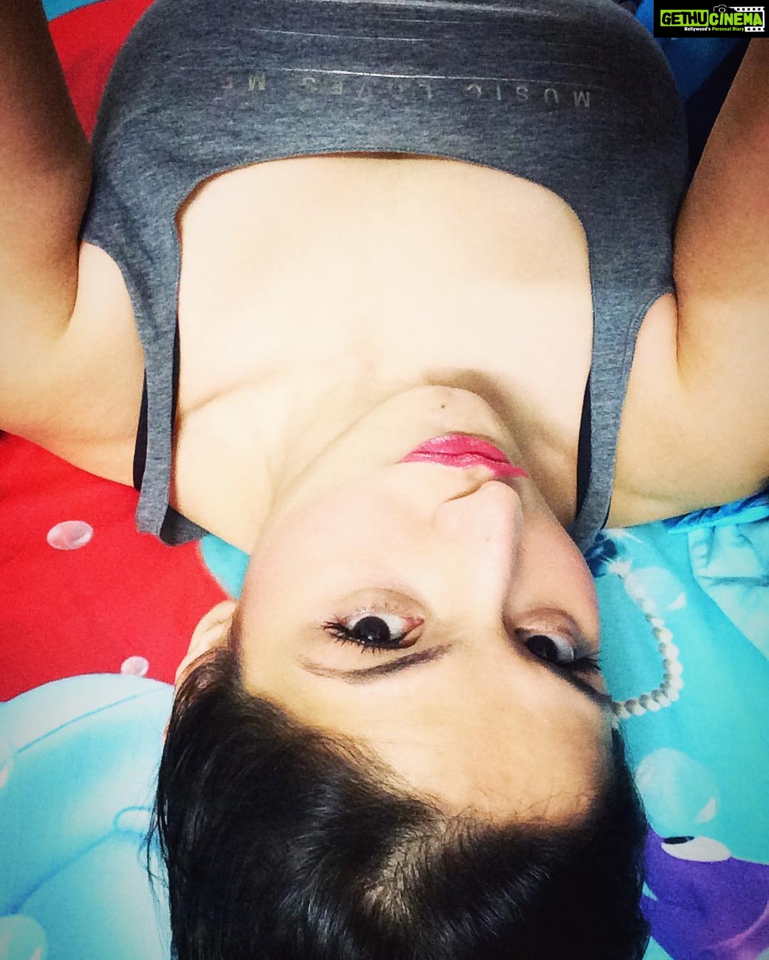 Zareen Khan Instagram - Sometimes you have to let life turn you upside down, So you can learn how to live, right side up ! ✨✨✨ #AdventuresOfALifetime #HappySunday Delhi, India