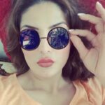Zareen Khan Instagram - Celebrating 800k ✨✨✨ Thank u for all the love and support ❤️ #Gratitude Mumbai, Maharashtra