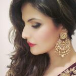 Zareen Khan Instagram - In love with these Chand Baali earrings frm @gehnajewellers1 ❤️ #AboutLastNight