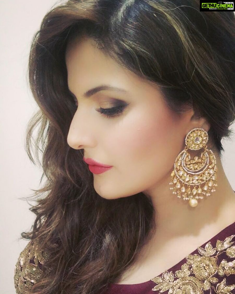 Zareen Khan Instagram - In love with these Chand Baali earrings frm @gehnajewellers1 ❤️ #AboutLastNight