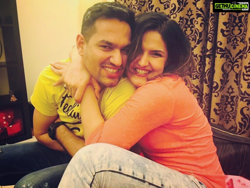 Zareen Khan Instagram - What would I do without u ! 😘#HesAlwaysGotMyBack #BFF #PartnerInCrime