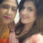 Zareen Khan Instagram - Mommy's birthday madness continues 👼🏻 #LikeMotherLikeDaughter #HappyBirthdayMommy ❤️