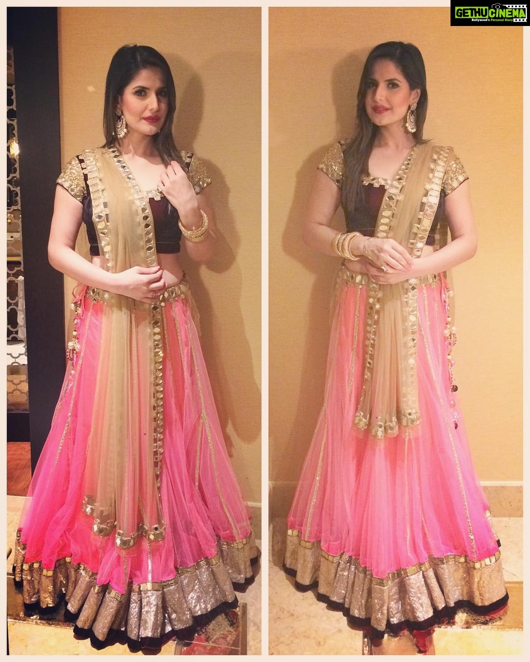 Zareen Khan Instagram - This gorgeous outfit by @archanakochharofficial surely made me feel like a royal princess 👑 #AboutLastNight #WeddingTimes #Antalya #TravelDiaries