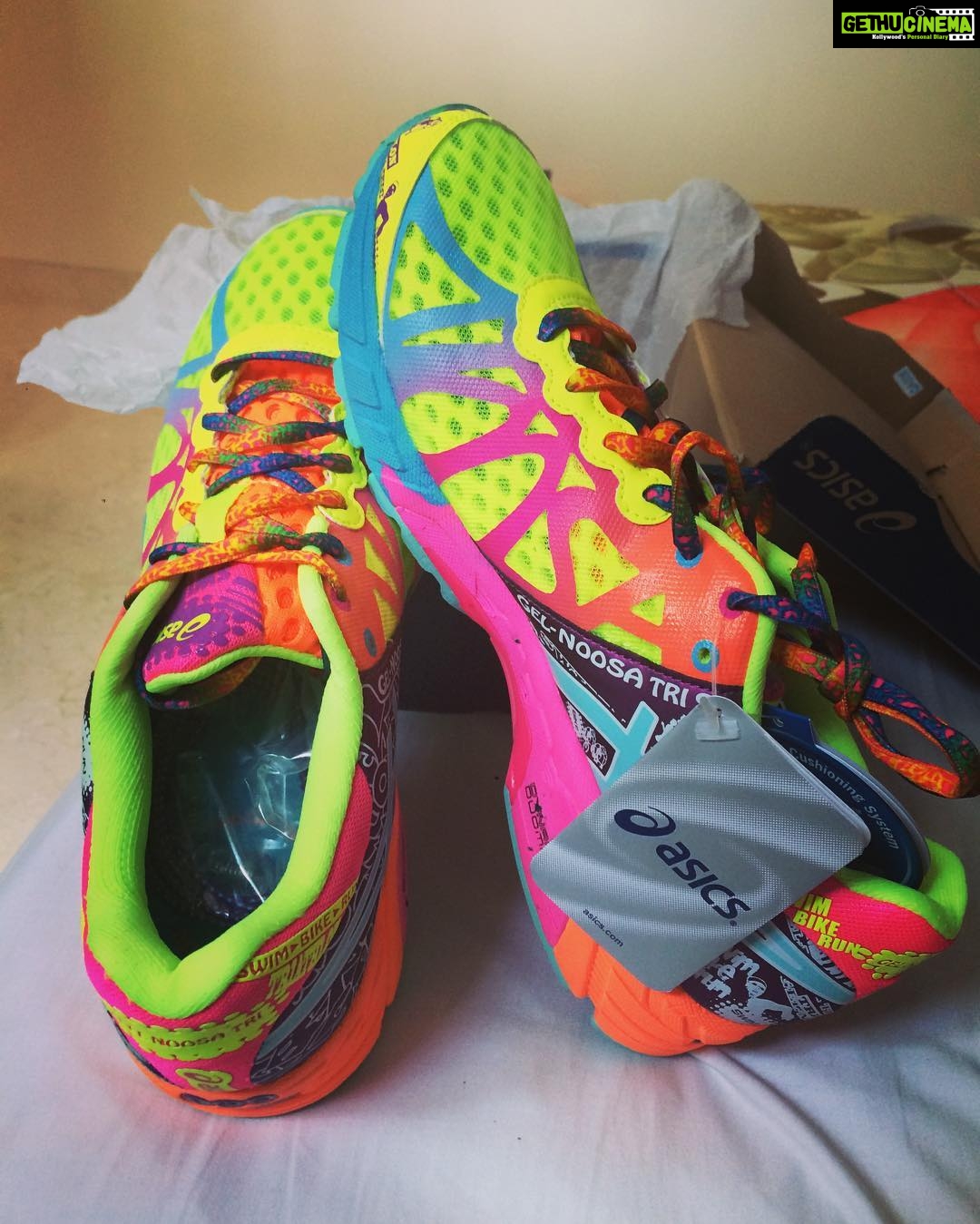 Zareen Khan Instagram - Woke up to this 😍 The best bday gift (though a lil early) by my dearest sister ❤️ #TheyAreBack #AsicsLove #HappyHeart #MySisterBestest @asics