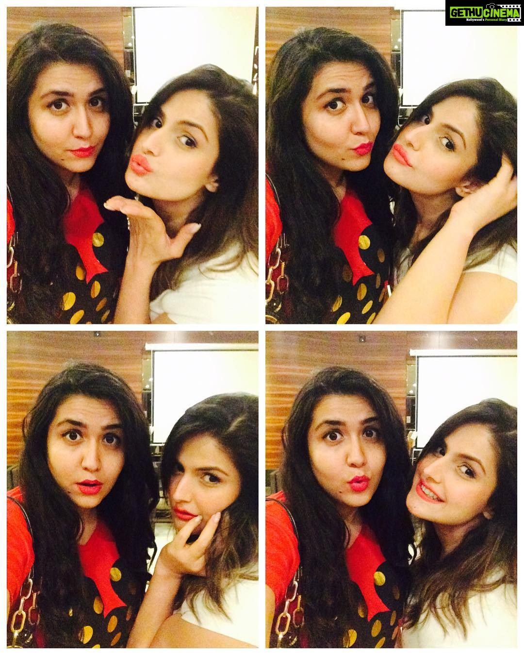 Zareen Khan Instagram - Two peas in a pod ❤️ #SisterLove #GoofingAround