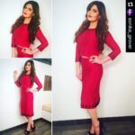 Zareen Khan Instagram - Kind of in love with this look ! 👀 #Repost @sonika_grover with @repostapp. ・・・ @zareenkhan wearing @bebe.india and jewellery by @minerali_store for Comedy nights with Kapil #tseries #HS3