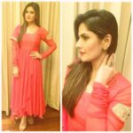 Zareen Khan Instagram – Dusshera in Pune ! ✨✨✨
Wearing a Ritu Seksaria outfit @rituseksariacouture and @youbejewellery earrings and ring. 
@instagladucame 
#aboutlastnight #youbejewellery #instagladucame