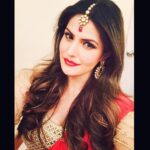 Zareen Khan Instagram - Happy Dusshera ! ✨✨✨
