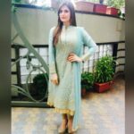 Zareen Khan Instagram - Thank u @ashley_rebello fr this beautiful outfit ! 😘 #aboutlastevening #dahihandicelebrations #Ashley&Alvira #ahakzaistore @ahakzaistore