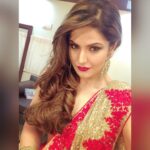 Zareen Khan Instagram - To be or not to be ... Runaway Bride ! 💃🏼 #HateStory3