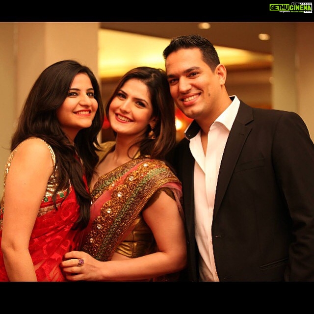 Zareen Khan Instagram - These two ❤️ #tbt #HappyPeople #MissThem #Crazy #fun #love #HappyHeart